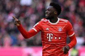 Alphonso_Davies_ten_5_yllk_imza_1738706954