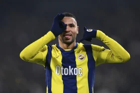 Fenerbahce_nin_golcusu_En-Nesyri_formunun_zirvesin_1739481876